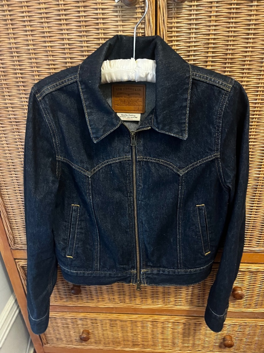 New! Levi's Zip Slim Trucker Jacket, Size S, Dark Rinse